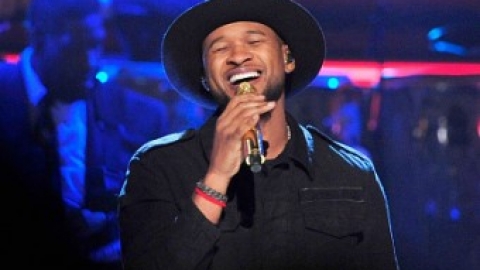 Usher e Toni Braxton se apresentam no evento BET Honors