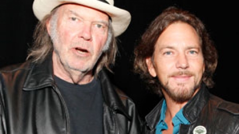 Neil Young fará discurso para marcar entrada de Pearl Jam no Hall da Fama do Rock