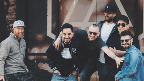 "One More Light" é o sexto álbum do Linkin Park a chegar ao topo da parada americana