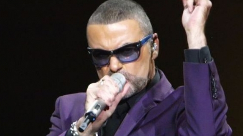 Lançado em 1990, "Listen Without Prejudice" de George Michael volta ao topo da parada britânica