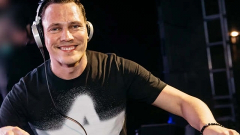 Em parceria com Rita Ora e Jonas Blue, Tiësto lança "Ritual". Ouça!