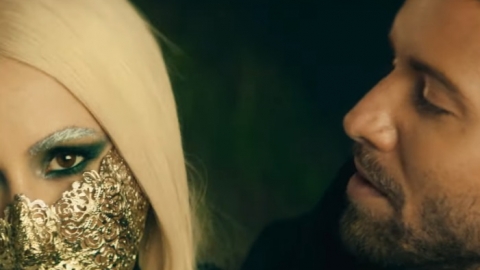 Pablo Alborán e Ava Max lançam parceria. Veja o clipe de "Tabú"!