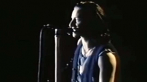 Mais de duas horas de cenas inéditas do filme "Rattle and Hum" do U2 são postadas no YouTube