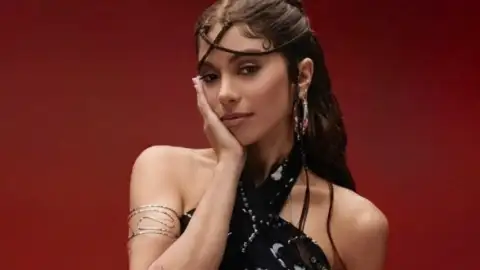 Anitta apresenta a nova música, "Pinterest", no programa "A COLORS SHOW". Escute com a letra!