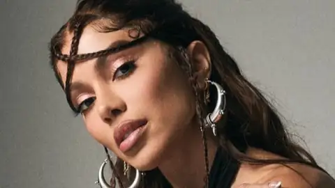 Anitta lança oficialmente o novo single, "Pinterest". Ouça com a letra!