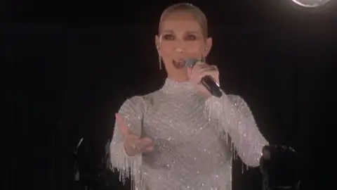 Céline Dion indica possível retorno aos palcos com shows em Paris