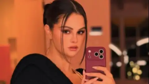Selena Gomez é criticada após divulgar batom a caminho do casamento de Taylor Swift