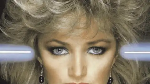 "Total Eclipse of the Heart": o significado da faixa que eternizou Bonnie Tyler