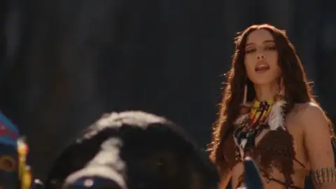 Anitta lança clipe de "Sal Grosso", com KBrum. Assista!