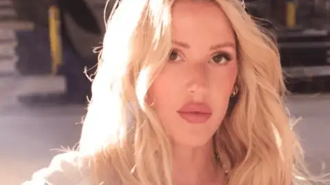 Ellie Goulding lança o álbum "I Know Too Much". Ouça com todas as letras!