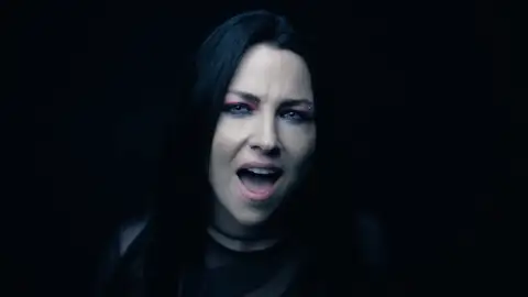 Evanescence lança clipe de "Tell Me When You've Had Enough", gravado na turnê 2026. Confira!
