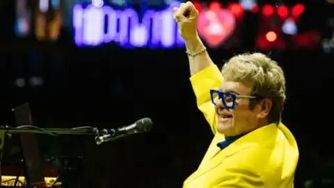 Imprensa internacional repercute show histórico de Elton John no Rock in Rio