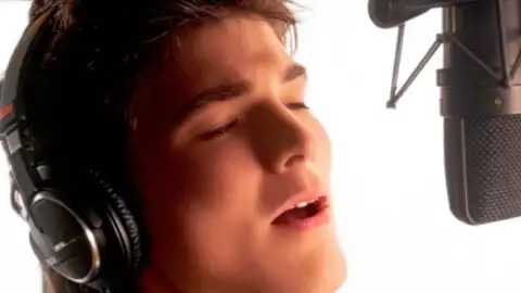 Sessão Nostalgia: a história de "Hunting High and Low", a balada eterna do a-ha