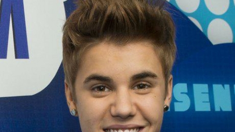 Justin Bieber quer montar time de futebol com David Beckham