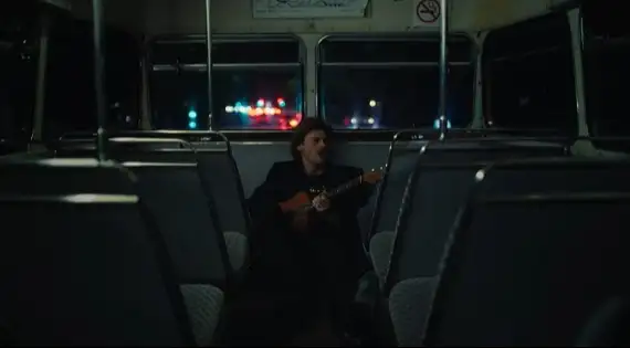 Assista ao clipe da nova música, "Debbie Don't Cry", com a letra e a tradução!